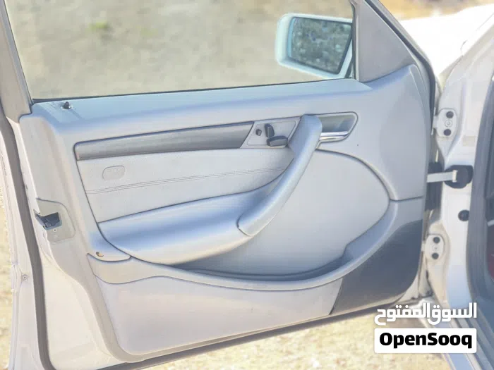 مرسيدس بنز ‏الفئة-C ‏C 200 ‏1995