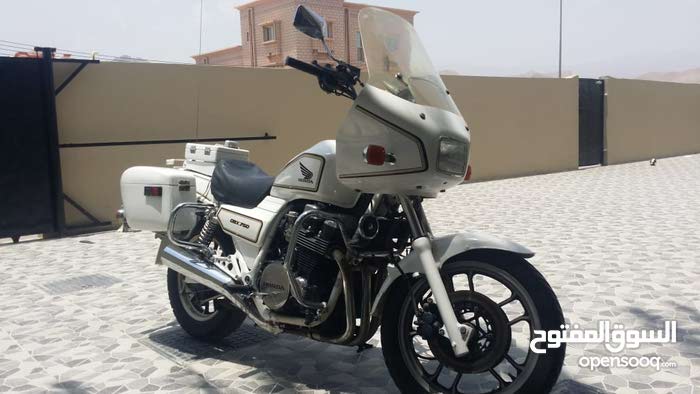 هوندا 750 سنة