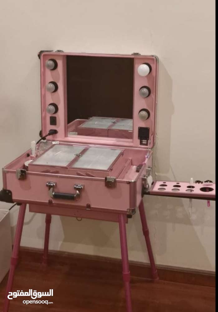 حائط أكثر من استحواذ شنط مكياج ردتاغ Digitalsmilearchitecture Com