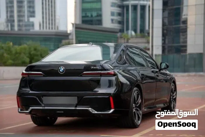 بي ام دبليو ‏الفئة 7 ‏740i xDrive ‏2025