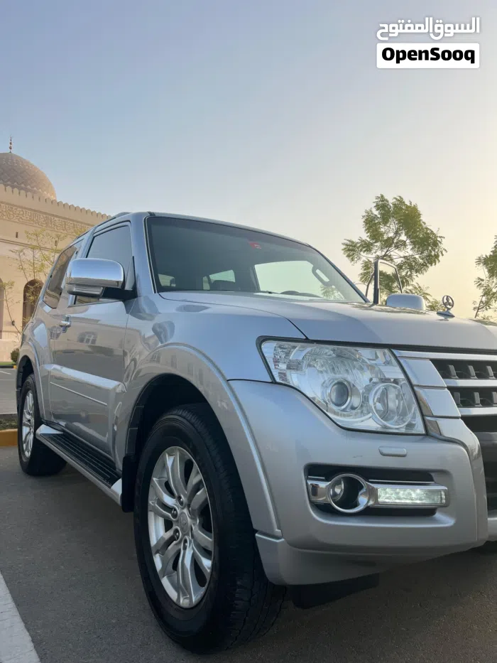 ميتسوبيشي ‏باجيرو ‏Standard ‏2017