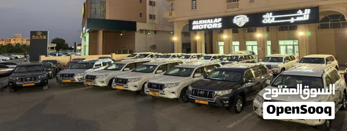 الخلف للسيارات الجديدة والمستعملة 