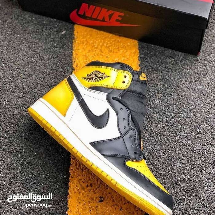 yellow toe jordan 1